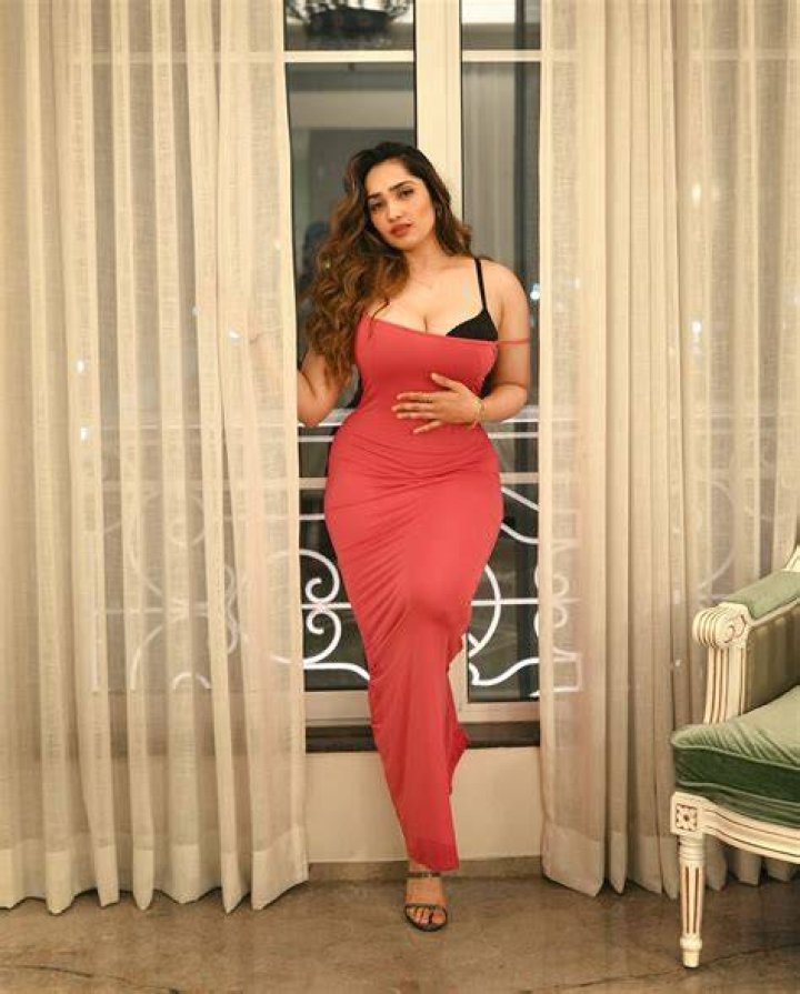 Aditi Mistry LIVE Videos: Exclusive & Latest!