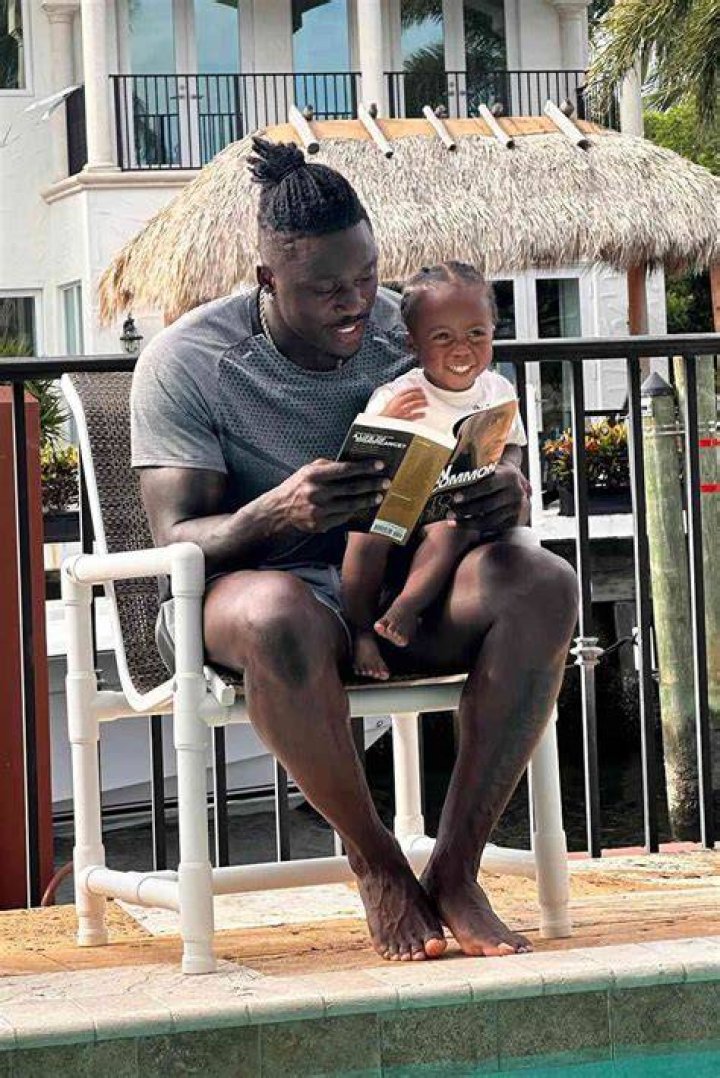 AJ Brown Family: A Comprehensive Look Into Their Lives and Legacy