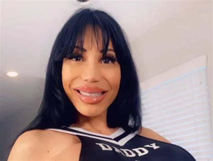 Ava Devine Instagram: A Comprehensive Guide to Her Journey, Fame, and Influence