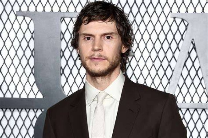 Evan Peters: Exclusive Insights & News