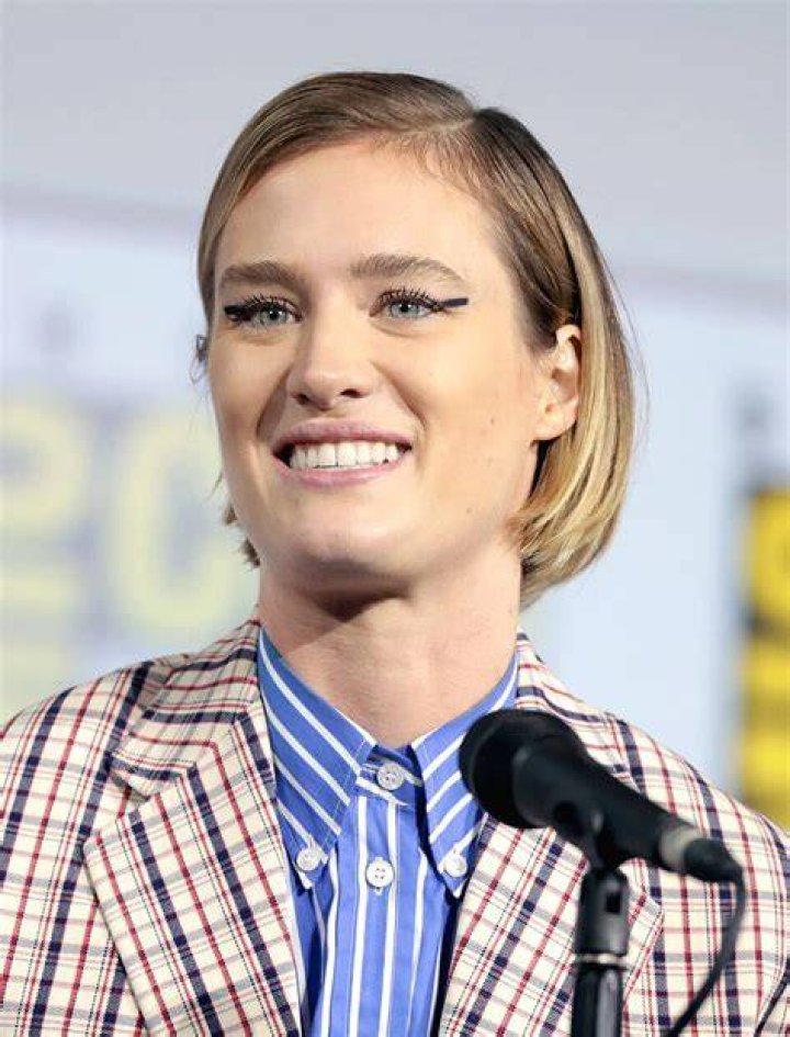 Is Mackenzie Davis Married? Exploring the Personal Life of a Rising Hollywood Star