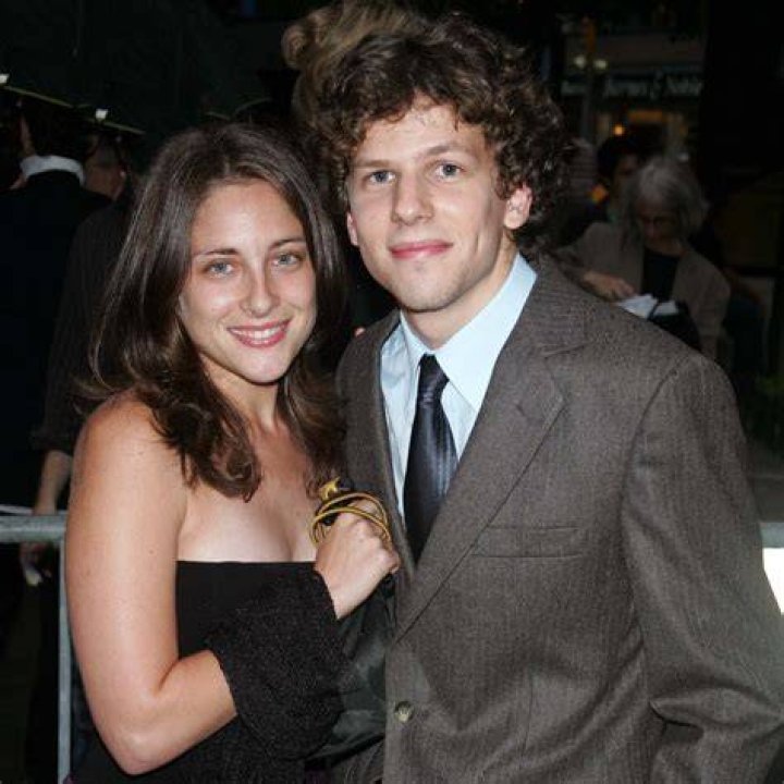 Jesse Eisenberg Girlfriend: A Comprehensive Look into the Actor's Love Life