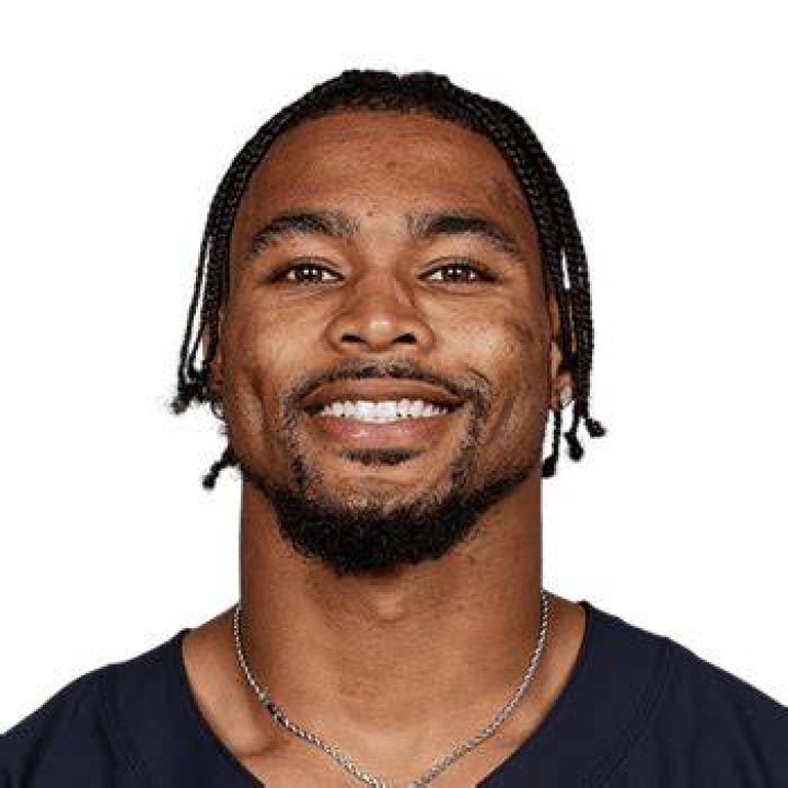 Jonathan Owens: Football Player - Stats & Highlights