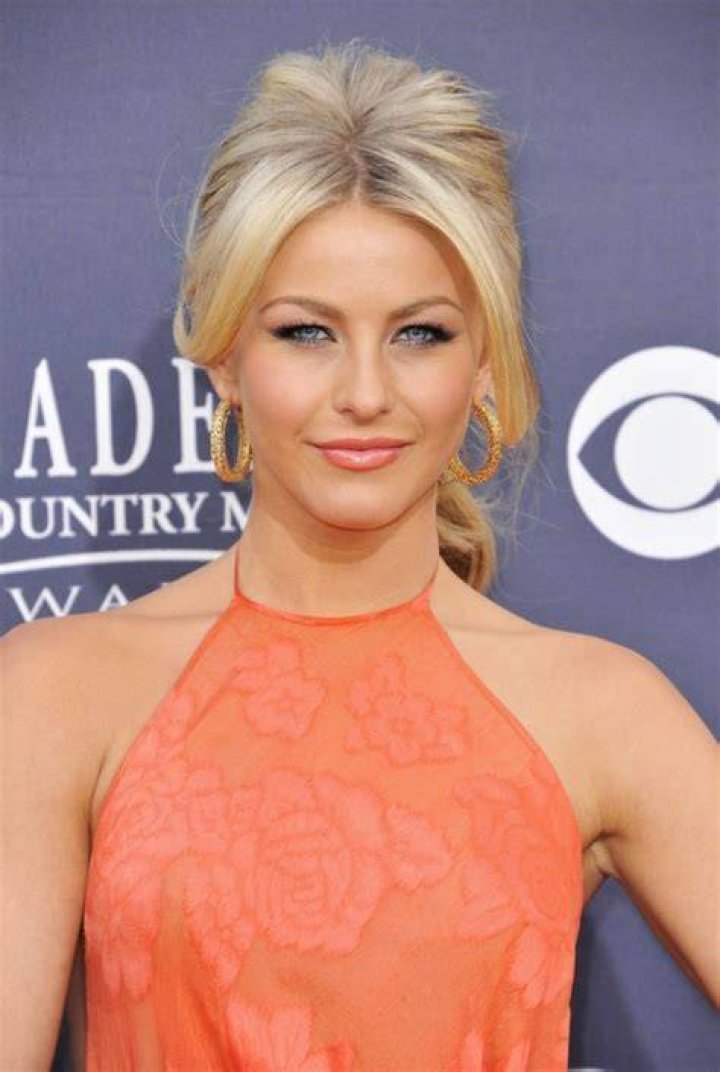 Julianne Hough: The Rising Star of Country Music