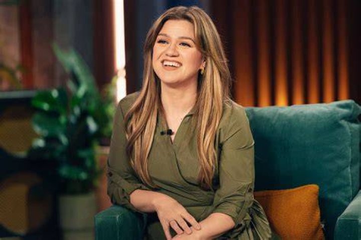 Kelly Clarkson's Latest CD: A Journey Through Emotions and Musical Evolution