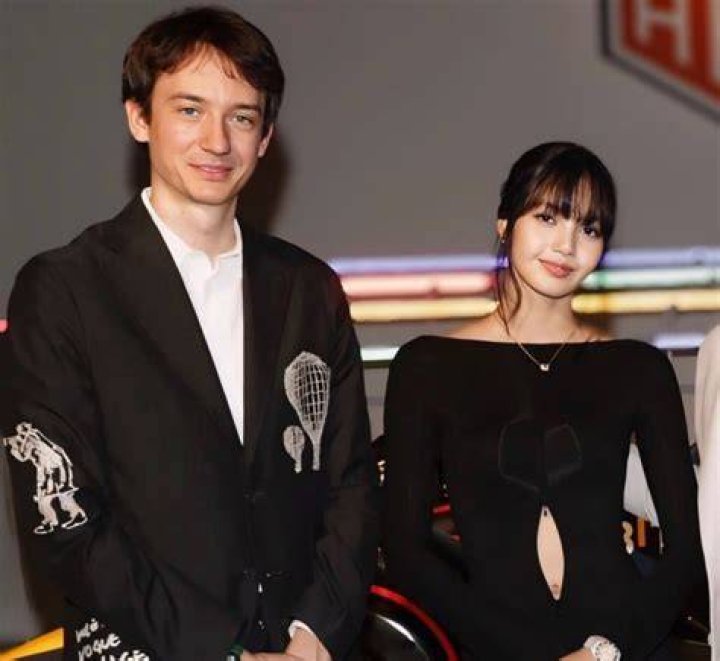 Lalisa's Boyfriend: Unveiling the Truth Behind the Relationship