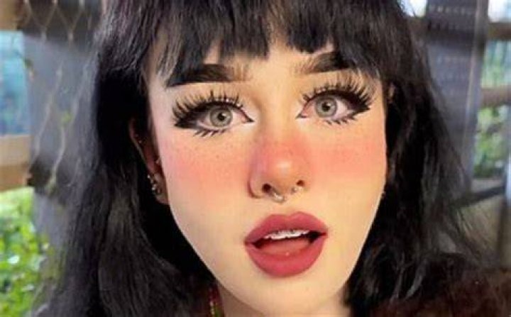 Lara Rose Erom: The Rising Star in the Modeling Industry